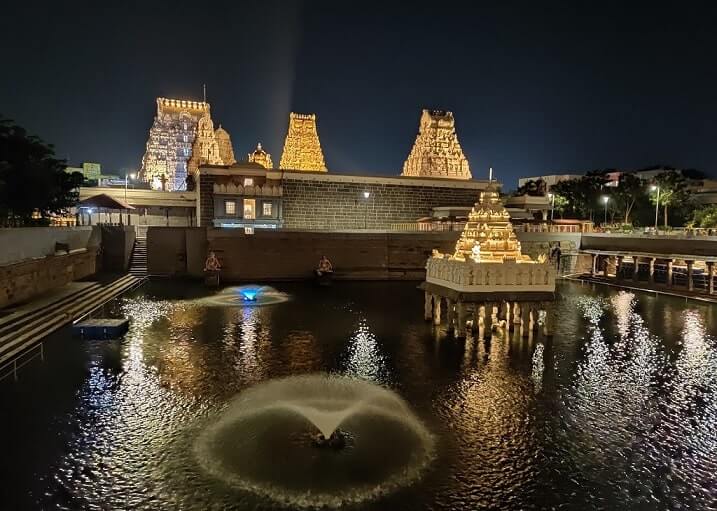 kanchipuram kamakshi temple pool in night view